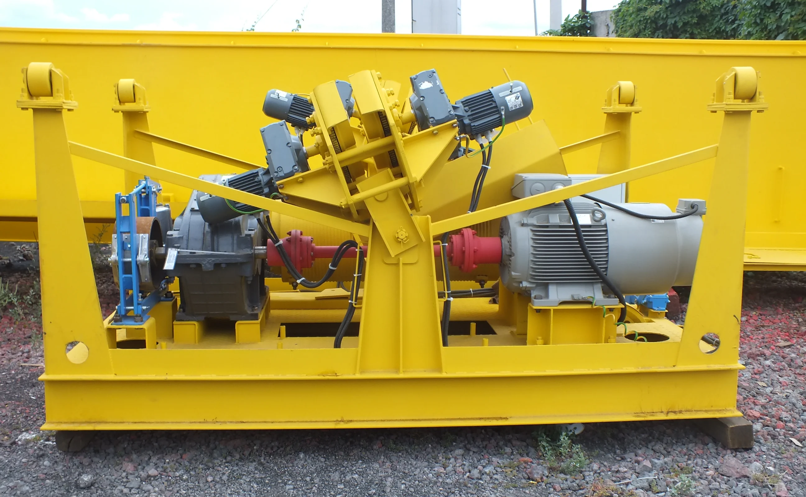 Photo 8 – Cargo carts