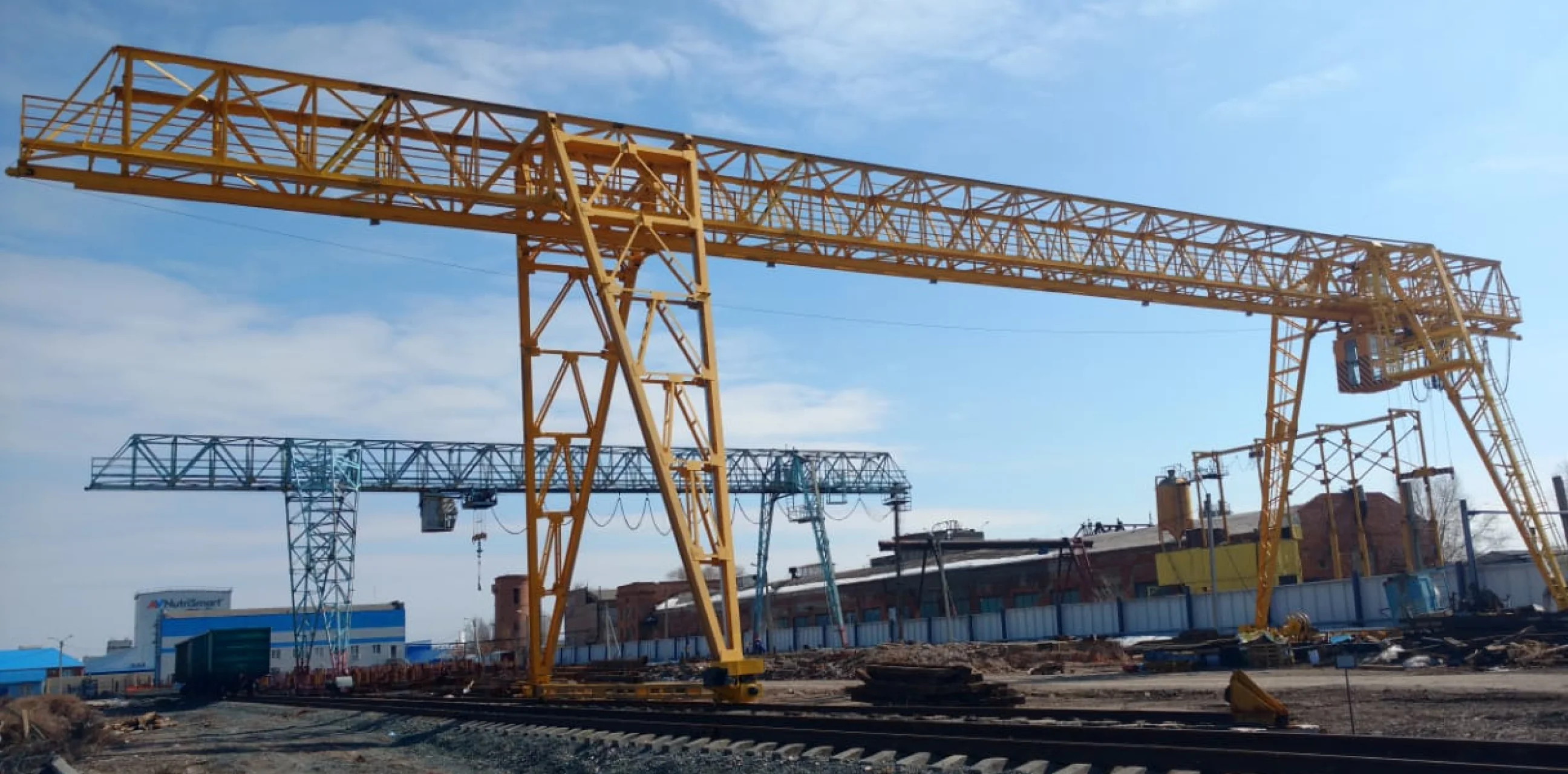 Photo 5 – Gantry cranes