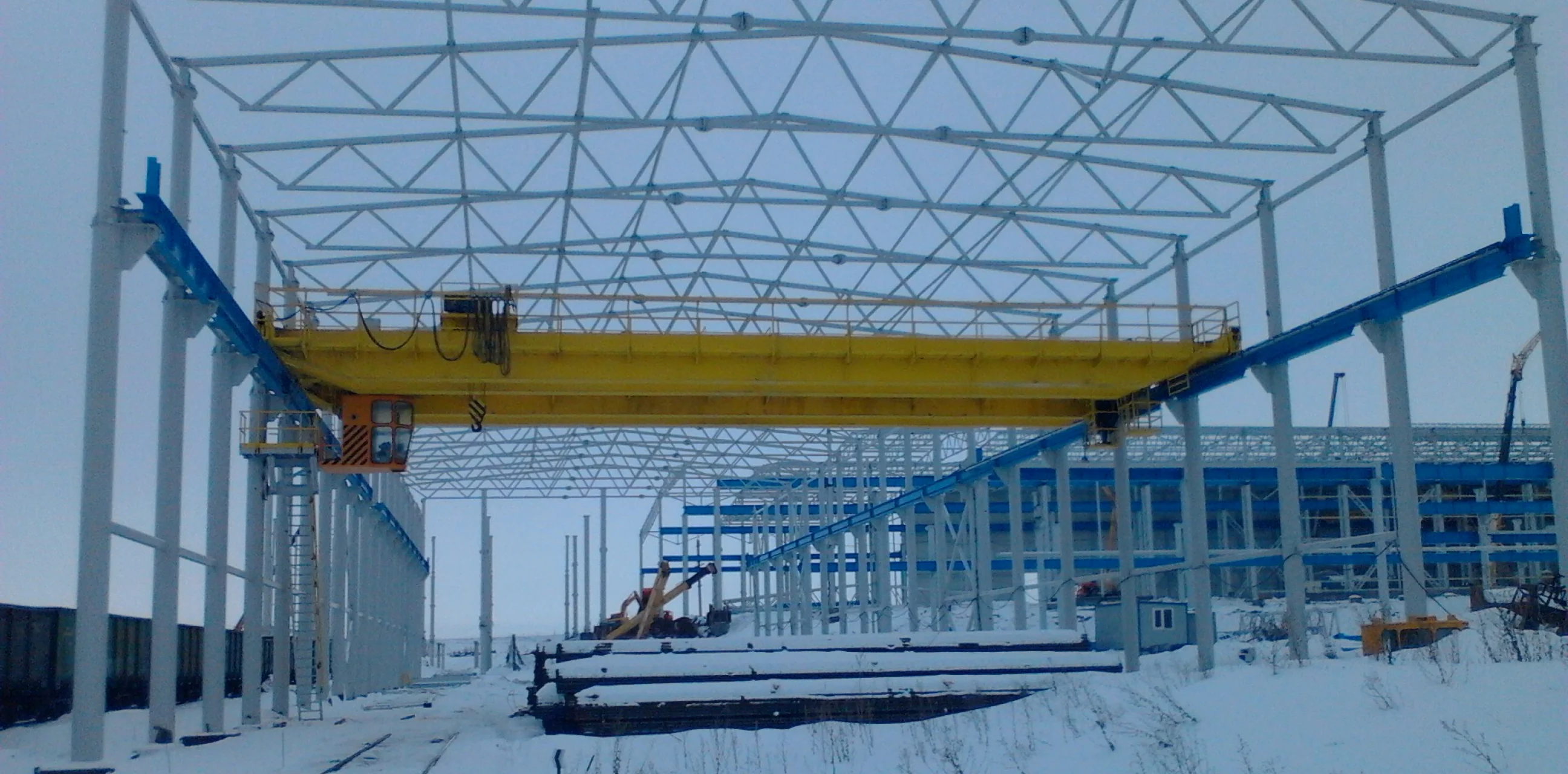 Photo 5 – Bridge cranes