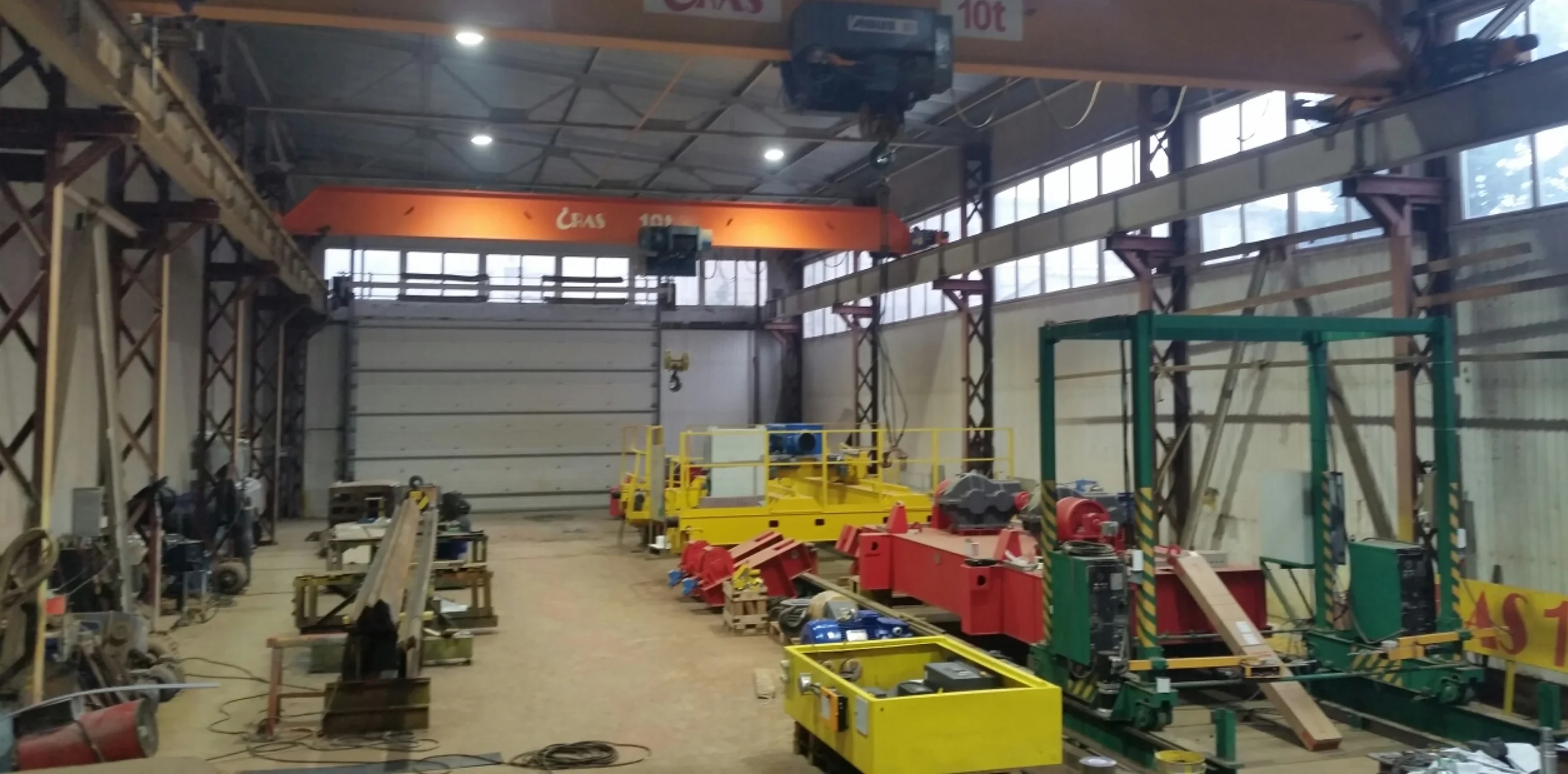 Photo 3 – Single-girder cranes